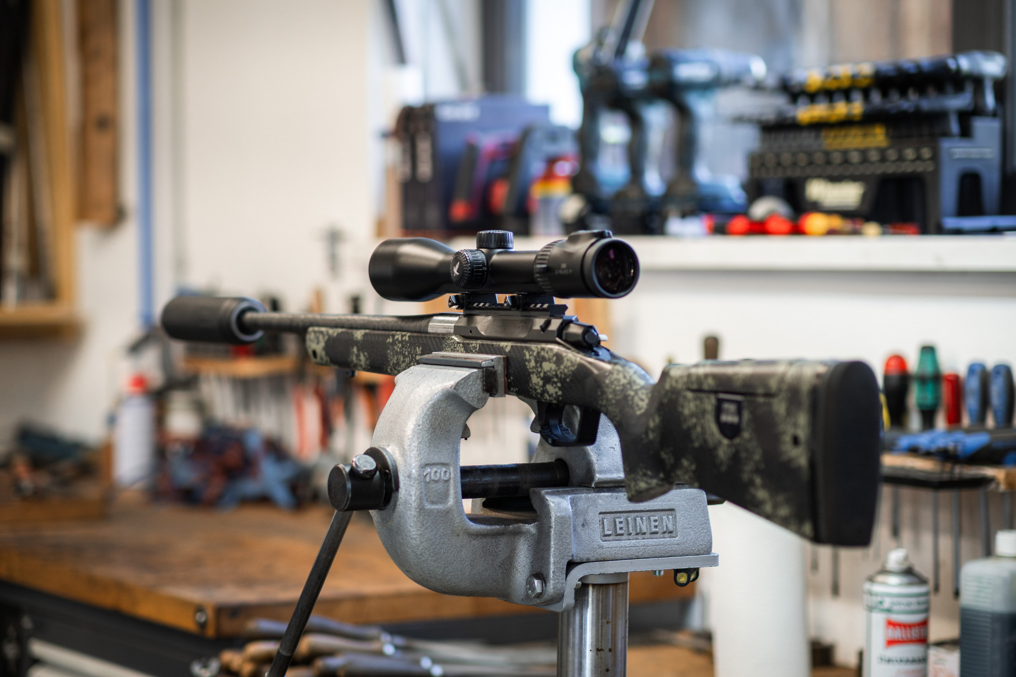 Nahaufnahme Waffe Werkstatt Pickert